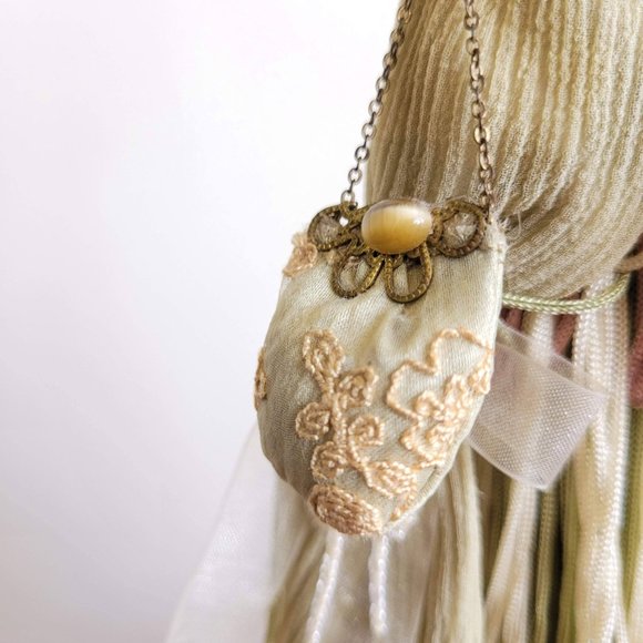 Vintage Victoria Tassel Doll - Picture 6 of 9